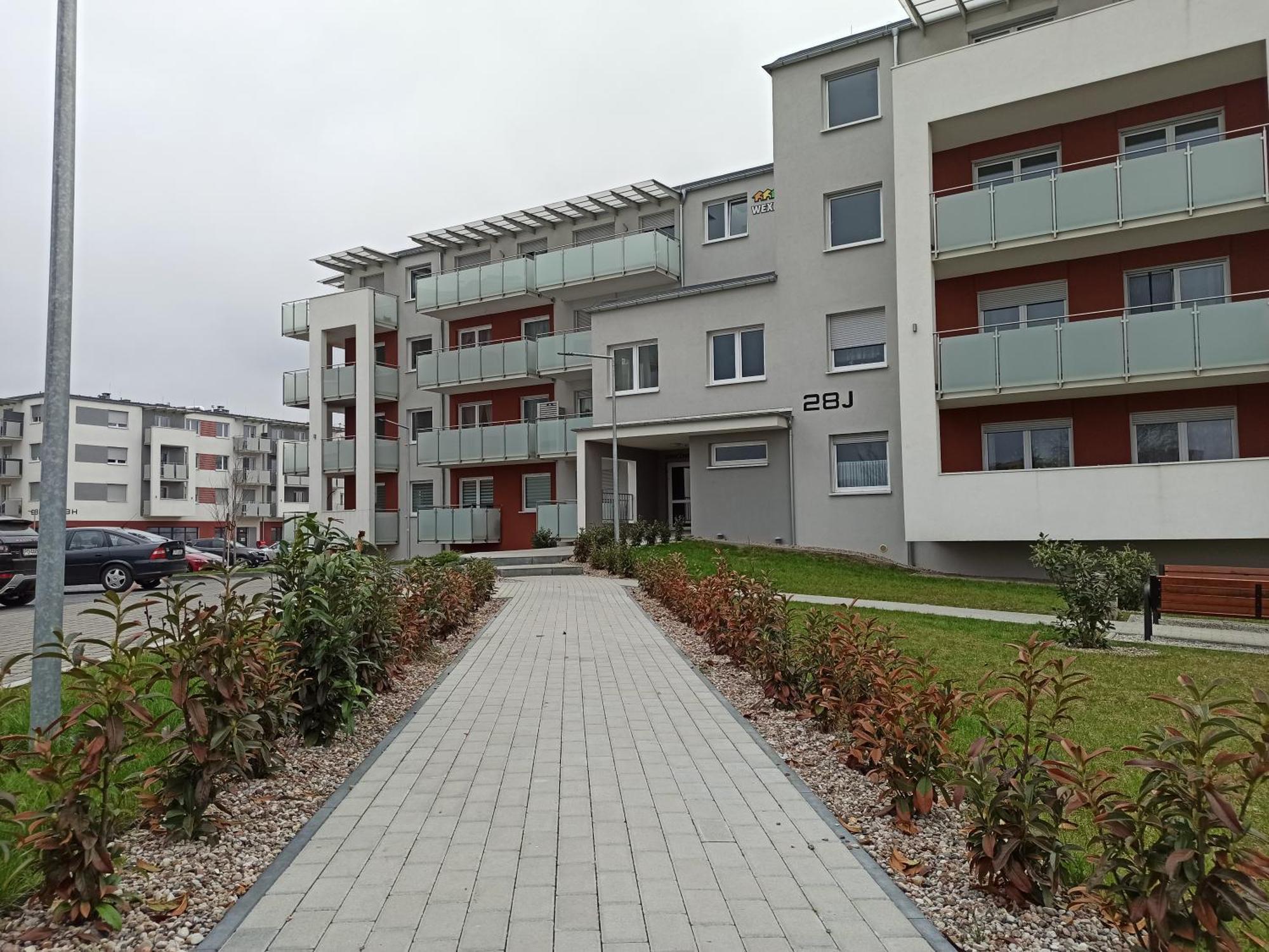 Apartamenty Wrzesnia III Exteriör bild